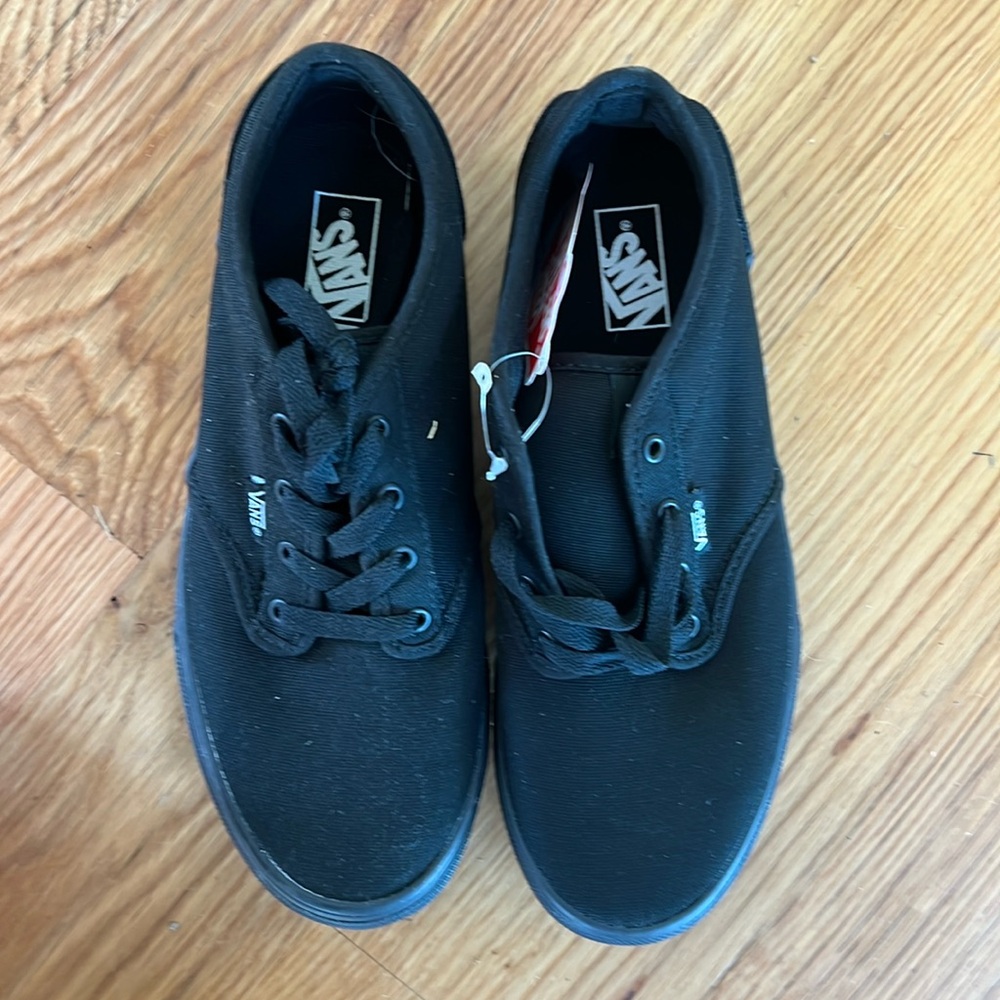 Vans: Atwood, youth size 5.5 NWT